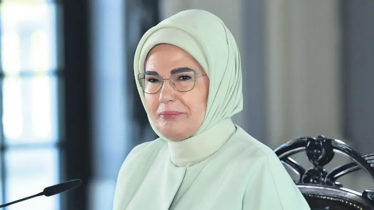 Emine Erdoğan’dan Anlamlı Ebeler Günü Mesajı