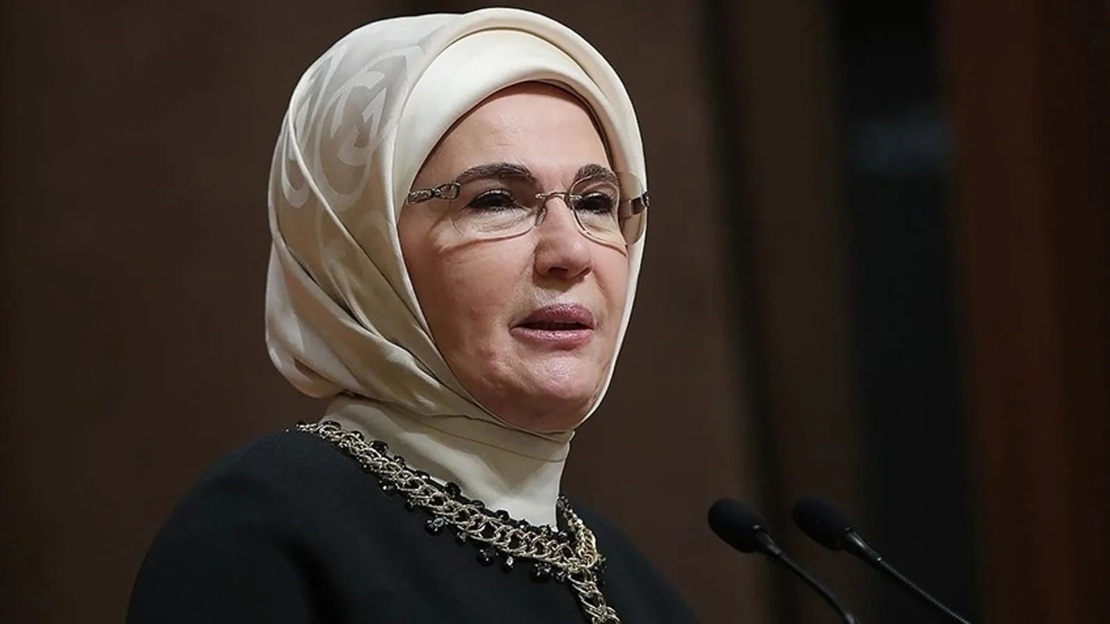 Emine Erdoğan’dan Babalar Günü’ne Özel Mesaj!