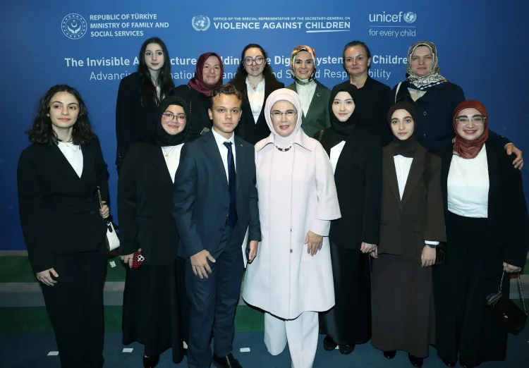 Emine Erdoğan’dan Çocuklar İçin Küresel Çağrı