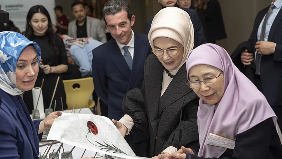 Emine Erdoğan’dan Wan Azizah İsmail ile Video
