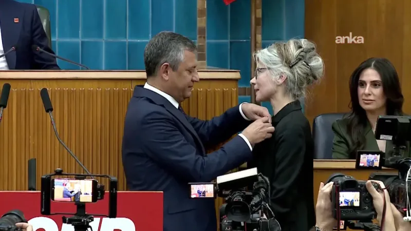 Emine Ülker Tarhan 12 yıl sonra CHP’ye döndü!