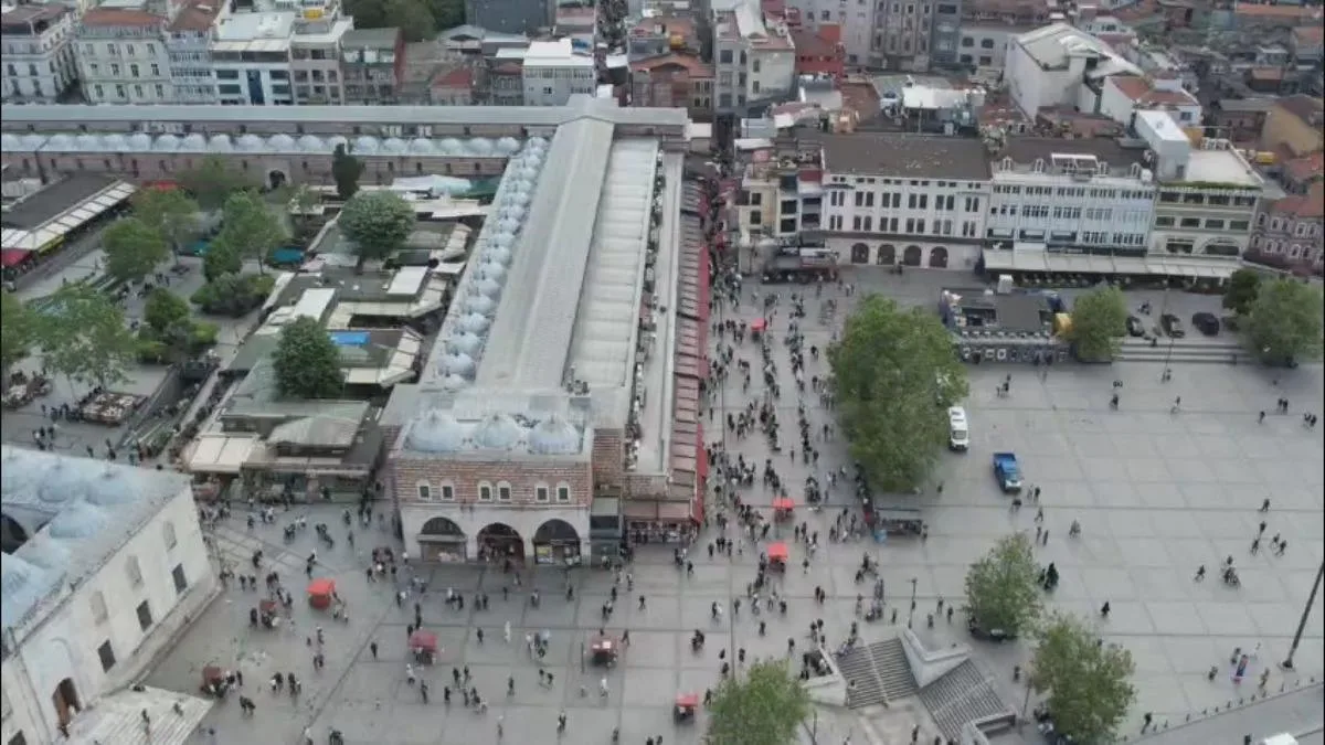 Eminönü’nde Bayram Alışverişi Yoğunluğu!