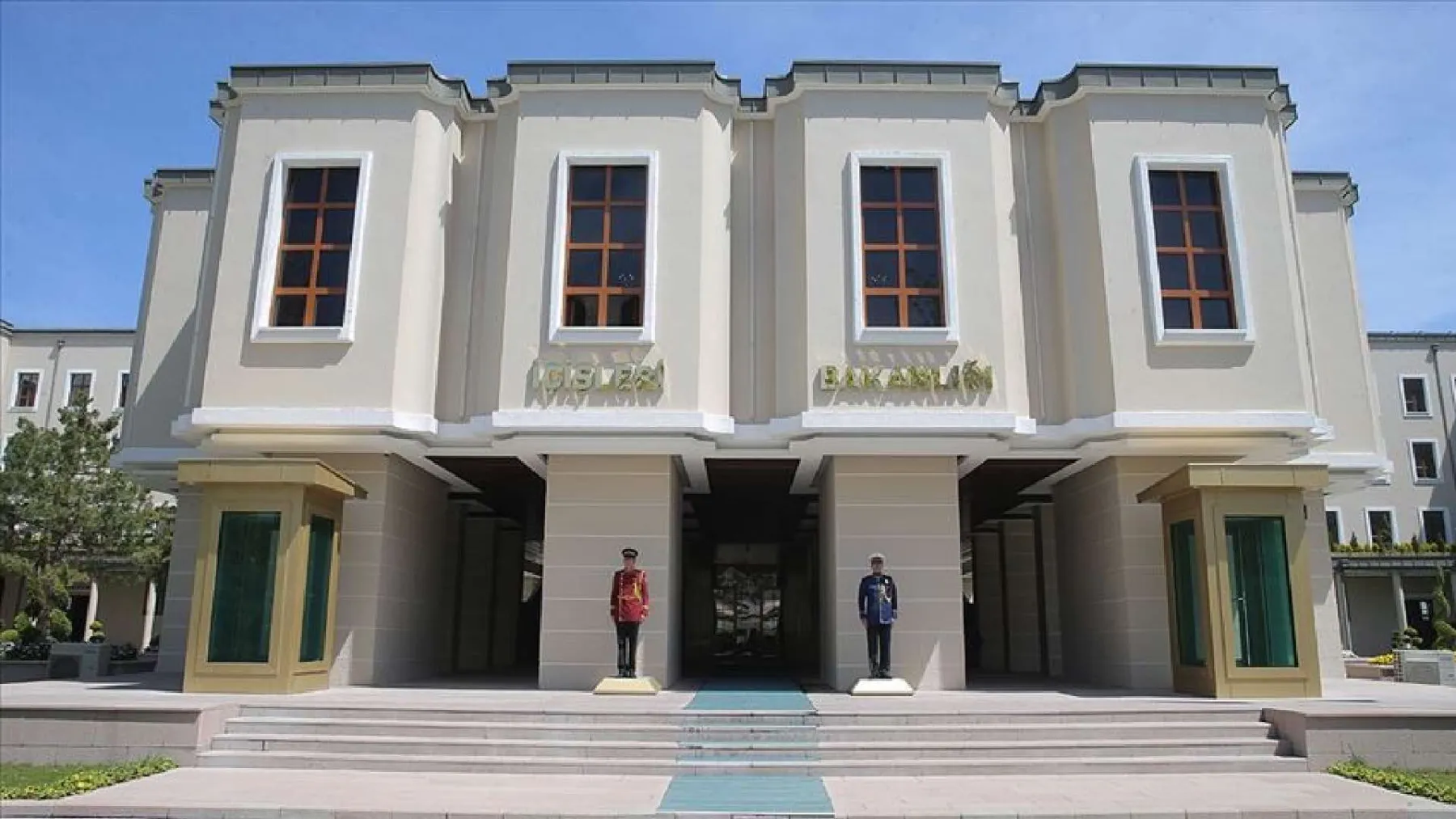 Emniyette Şok Değişim: 4 Vali, 7 Müdür Görevden Alındı