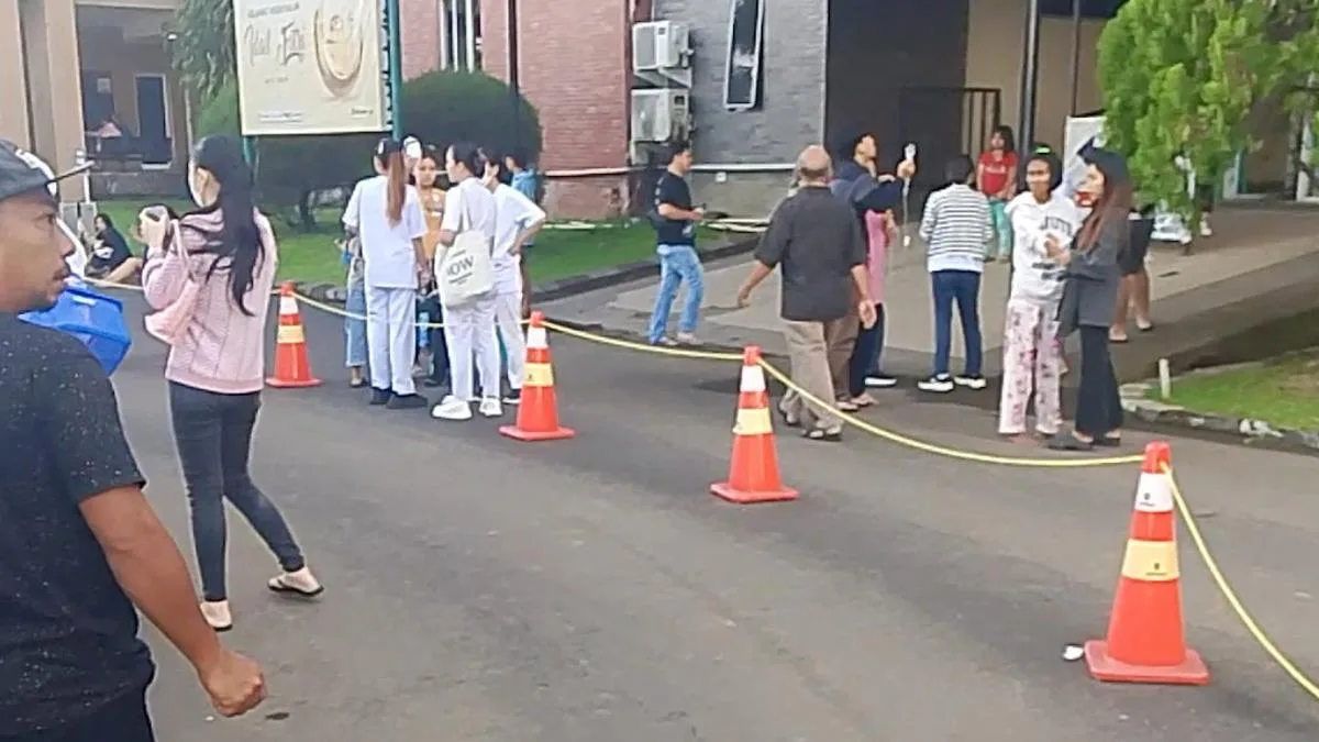 Endonezya’da 7.4 Büyüklüğünde Deprem!