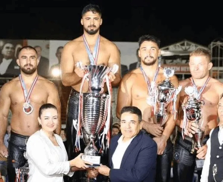 Enes Doğan, Elmalı’da Başpehlivanlık Unvanını Aldı!