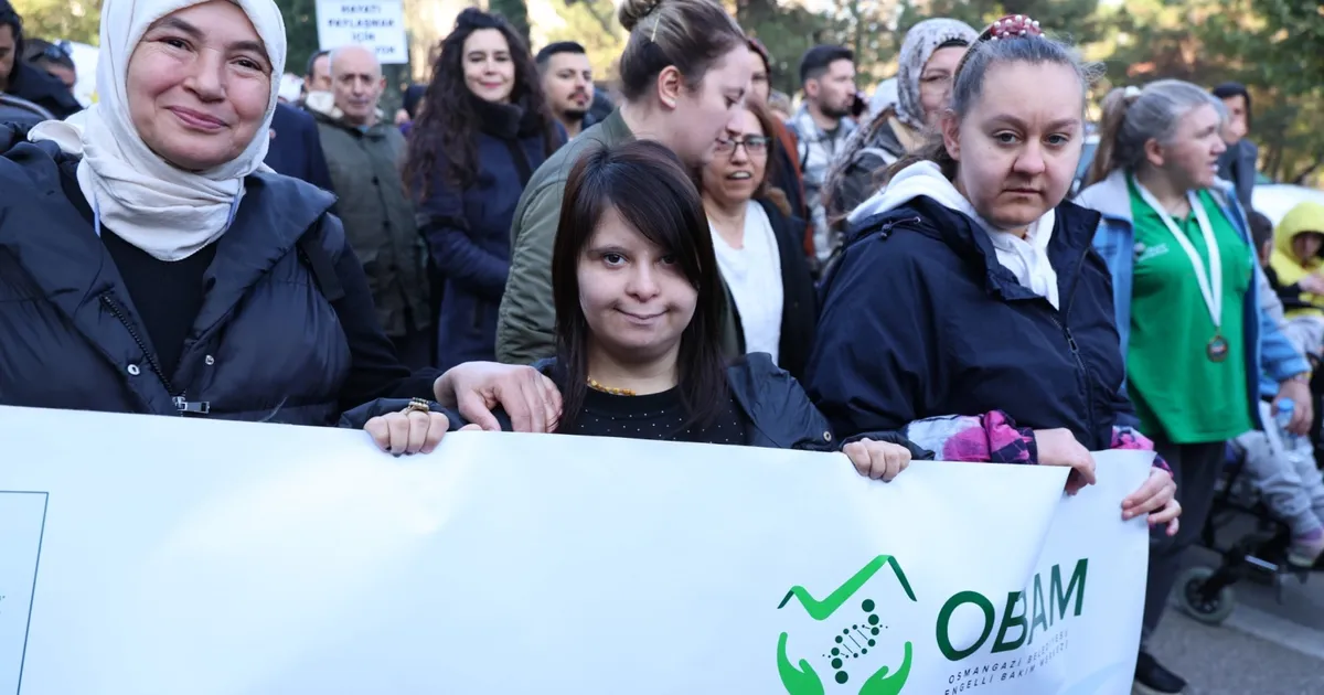 Engelli Bireyler Bursa’da Farkındalık İçin Yürüdü