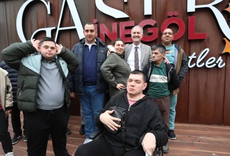 Engelli Öğrencilerle Kahvaltıda Bir Araya Geldi