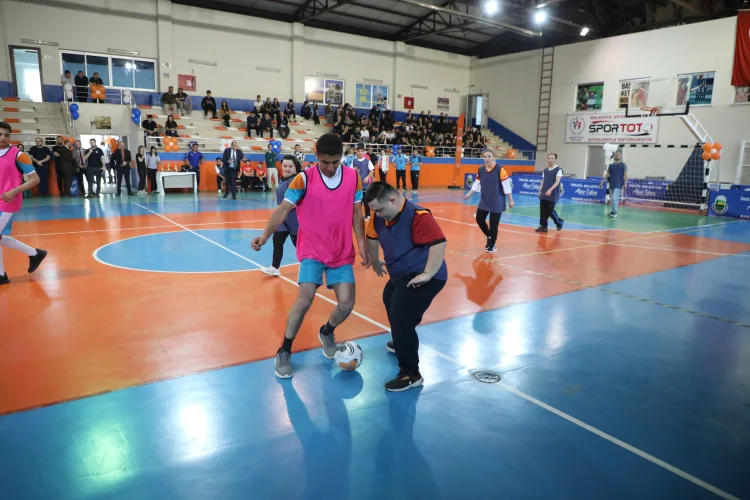 Engelsiz Kalpler Turnuvası’nda Dostluk Kazandı!