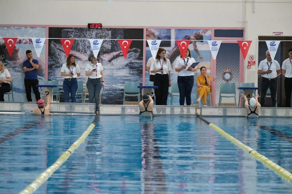 Engelsiz Kulaçlar: Renkli Yarışlarla Spor Coşkusu