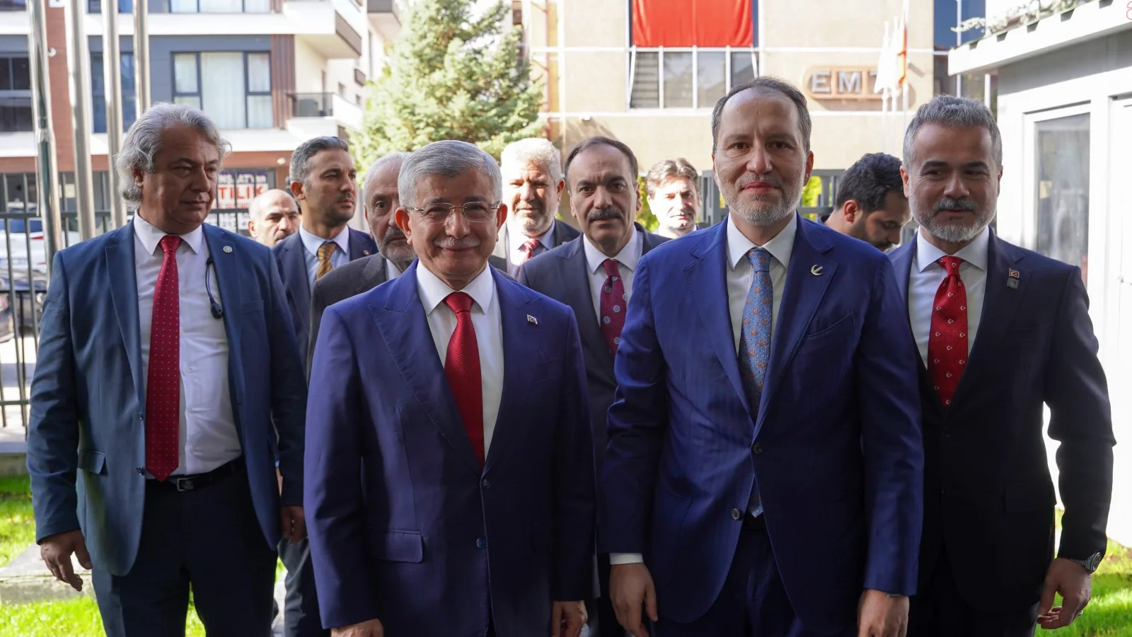 Erbakan ve Davutoğlu’ndan Birlik Mesajı!