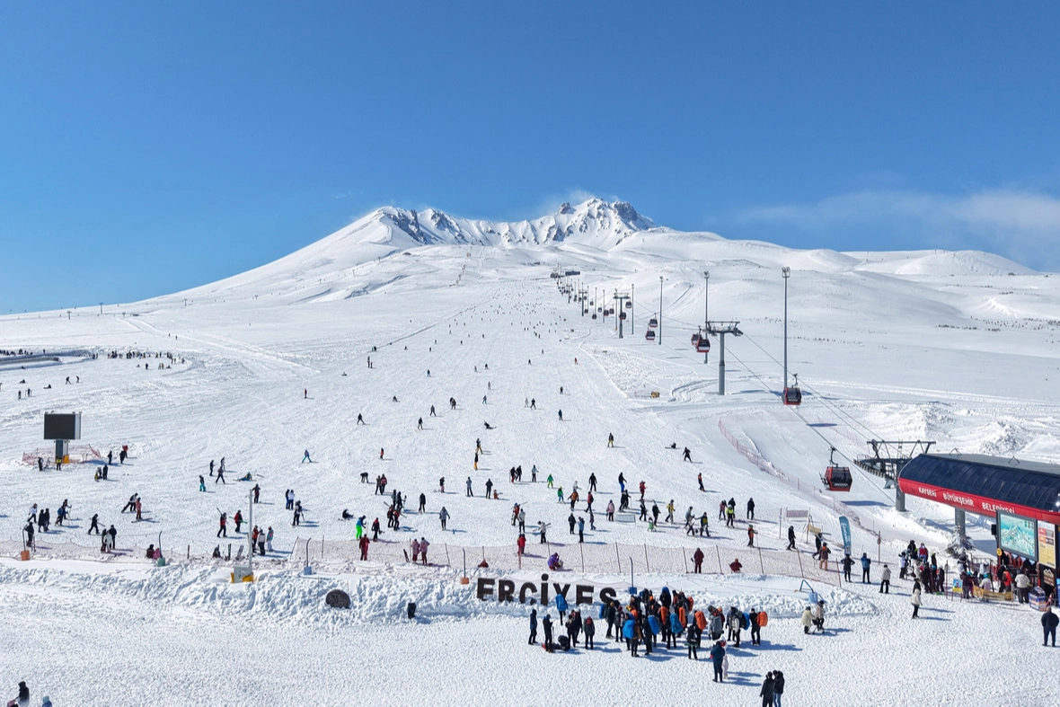 Erciyes Kayak Merkezi’nde Ziyaretçi Rekoru!