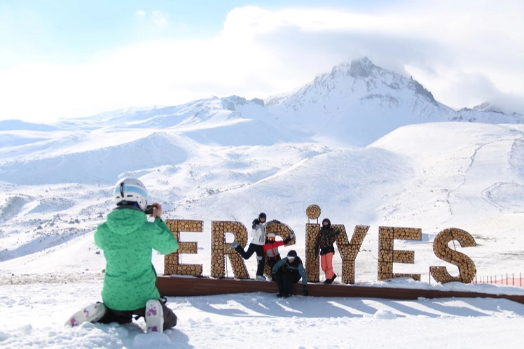 Erciyes Kayak Merkezi Sezonu Yarın Açılıyor!