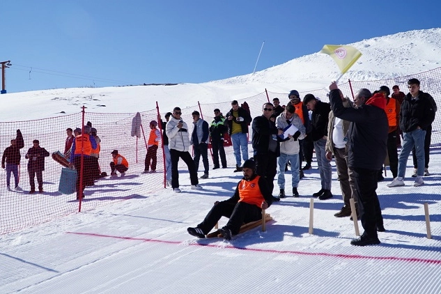 Erciyes’te Geleneksel Kızak Şampiyonası Coşkusu!