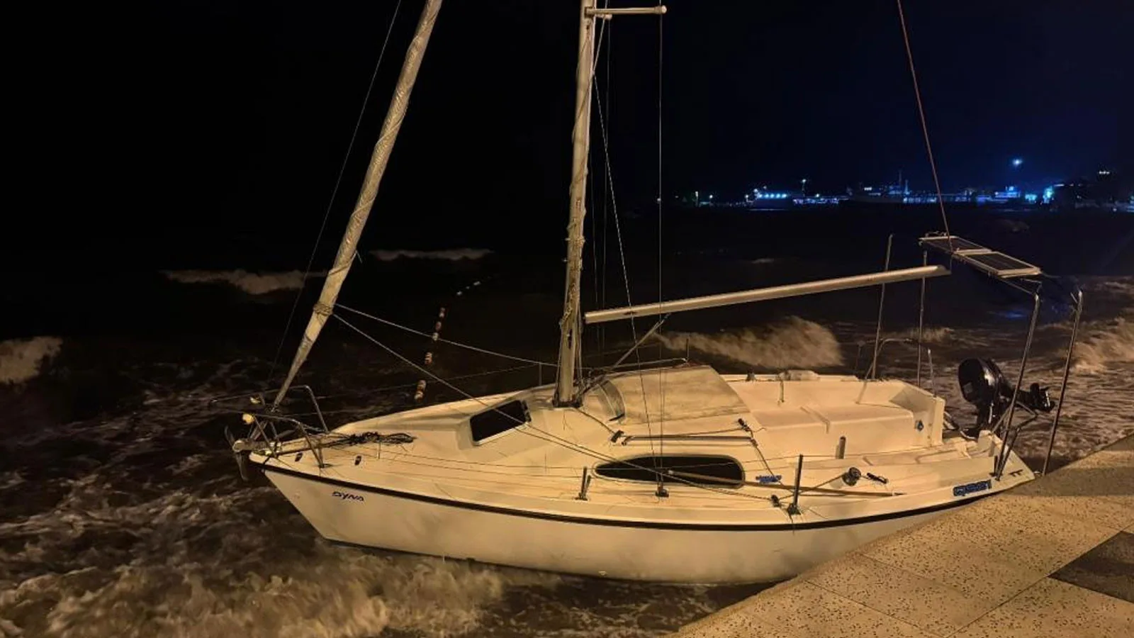 Erdek’te Şiddetli Lodos, Tekneleri Sürükledi!