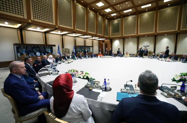 Erdoğan, 1 Mayıs’ta İşçi Temsilcilerini Ağırladı
