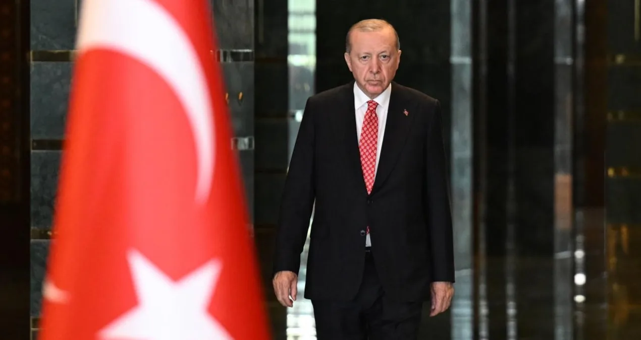 Erdoğan'a İçeriden Tuzak İddiası: Siyasi Riskler Artıyor