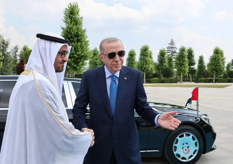 Erdoğan, BAE Devlet Başkanı’nı Resmi Törenle Karşıladı