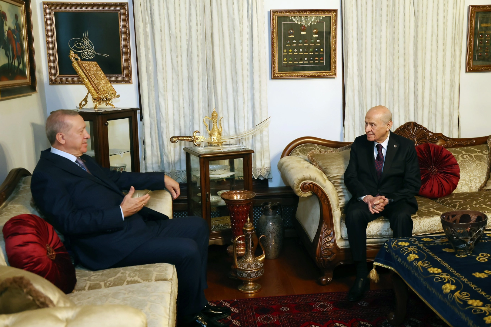 Erdoğan, Bahçeli’yi Konutunda Ziyaret Etti