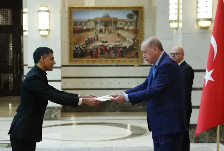 Erdoğan, Beş Büyükelçiyi Kabul Etti