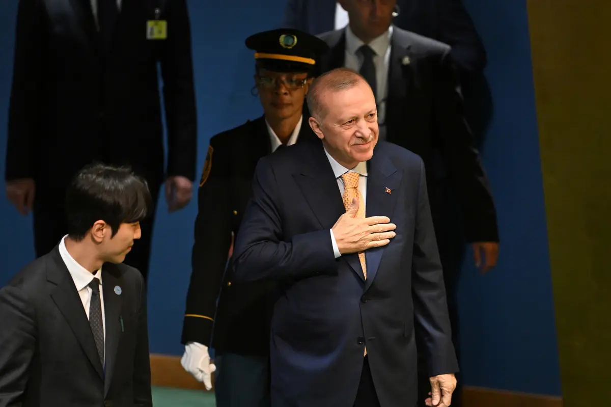 Erdoğan BM kürsüsünde şiir okudu! İran heyeti ayakta alkışladı, İsrailliler salonu terk etti 2