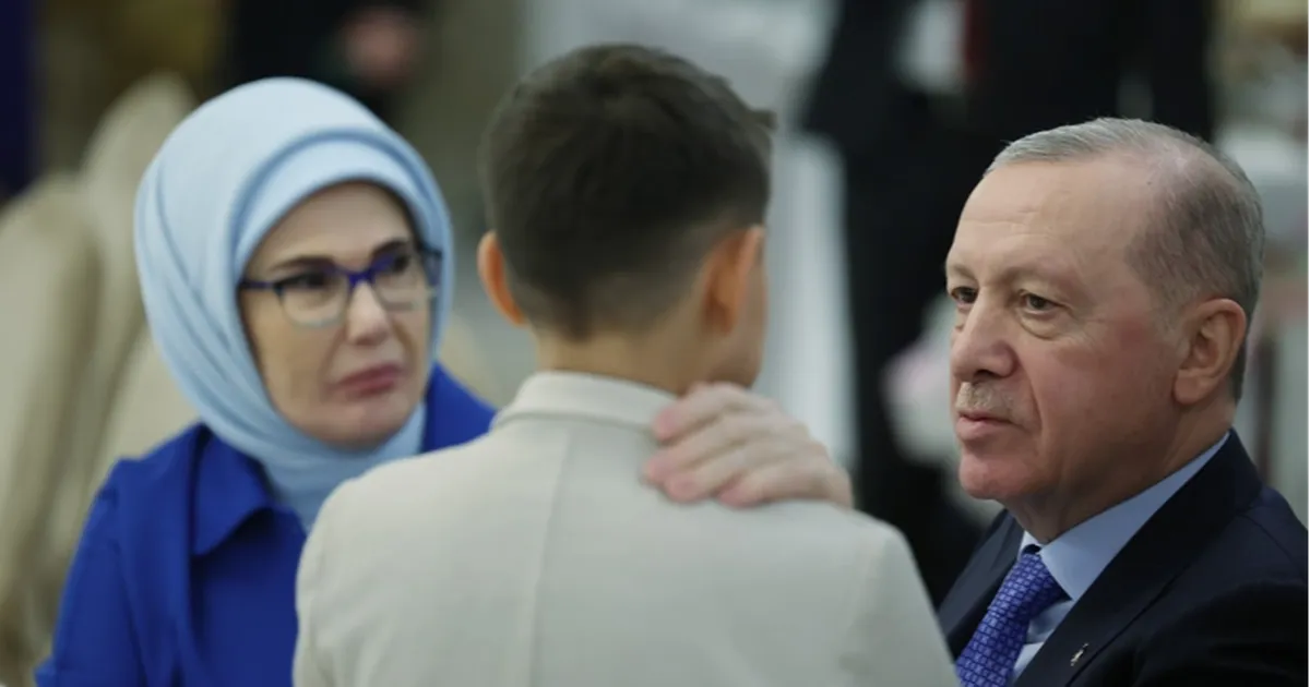 Erdoğan, Çocuklarla Keyifli İftar Yemeği Yaptı