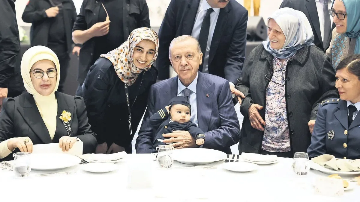 Erdoğan’dan Anneler Günü’nde Güçlü Mesajlar