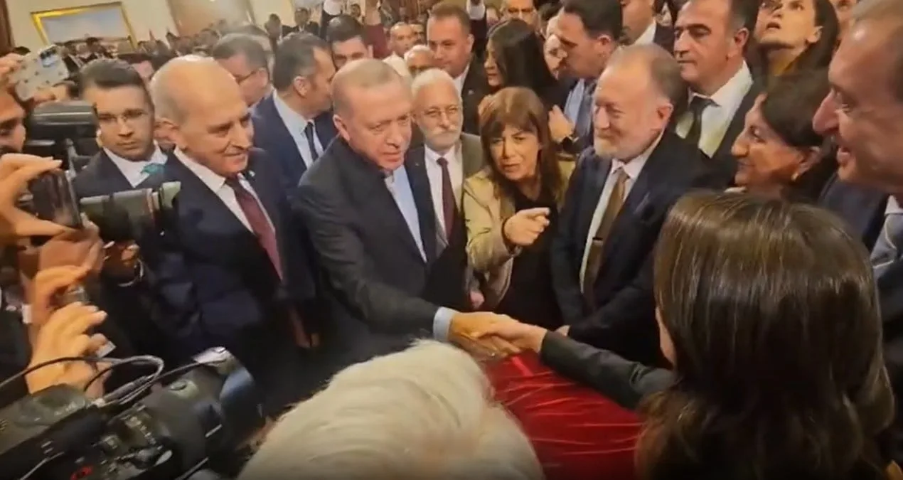 Erdoğan’dan DEM Parti’ye Özür ve Tokalaşma