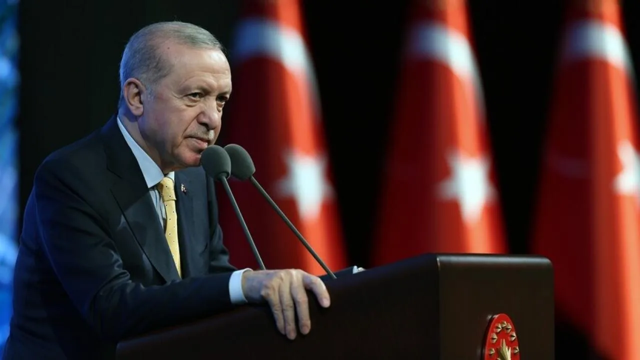 Erdoğan’dan Dünya Romanlar Günü Mesajı!