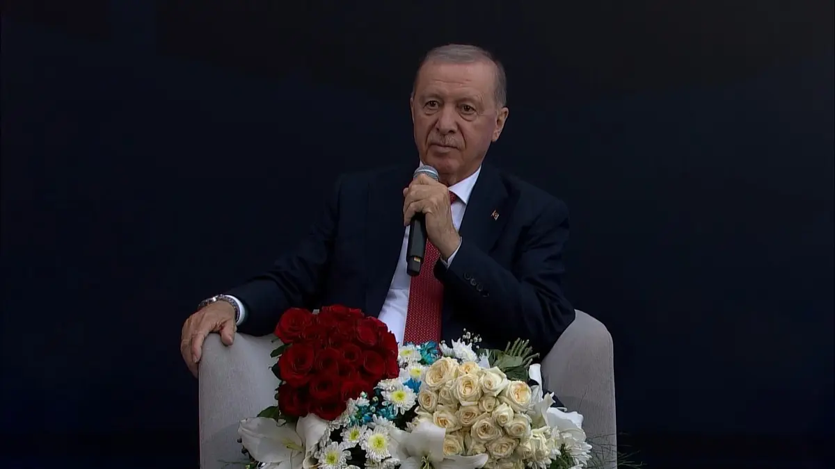Cumhurbaşkanı Erdoğan NATO zirvesinde liderlere hediye edilen silahlarla ilgili ilk kez konuştu 3
