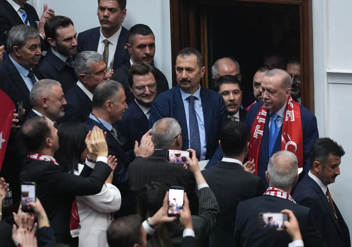 Cumhurbaşkanı Erdoğan Özgür Özel'e fena yüklendi!