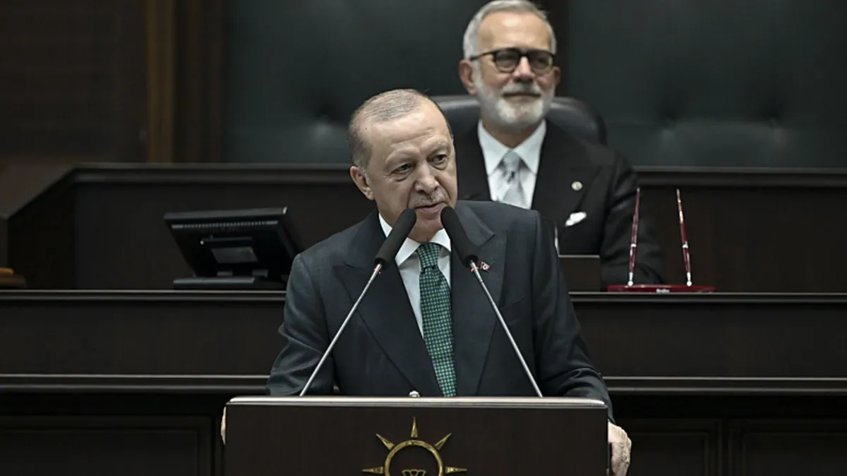 Erdoğan’dan Özgür Özel’e sert uyarı: Siyaset ciddidir!