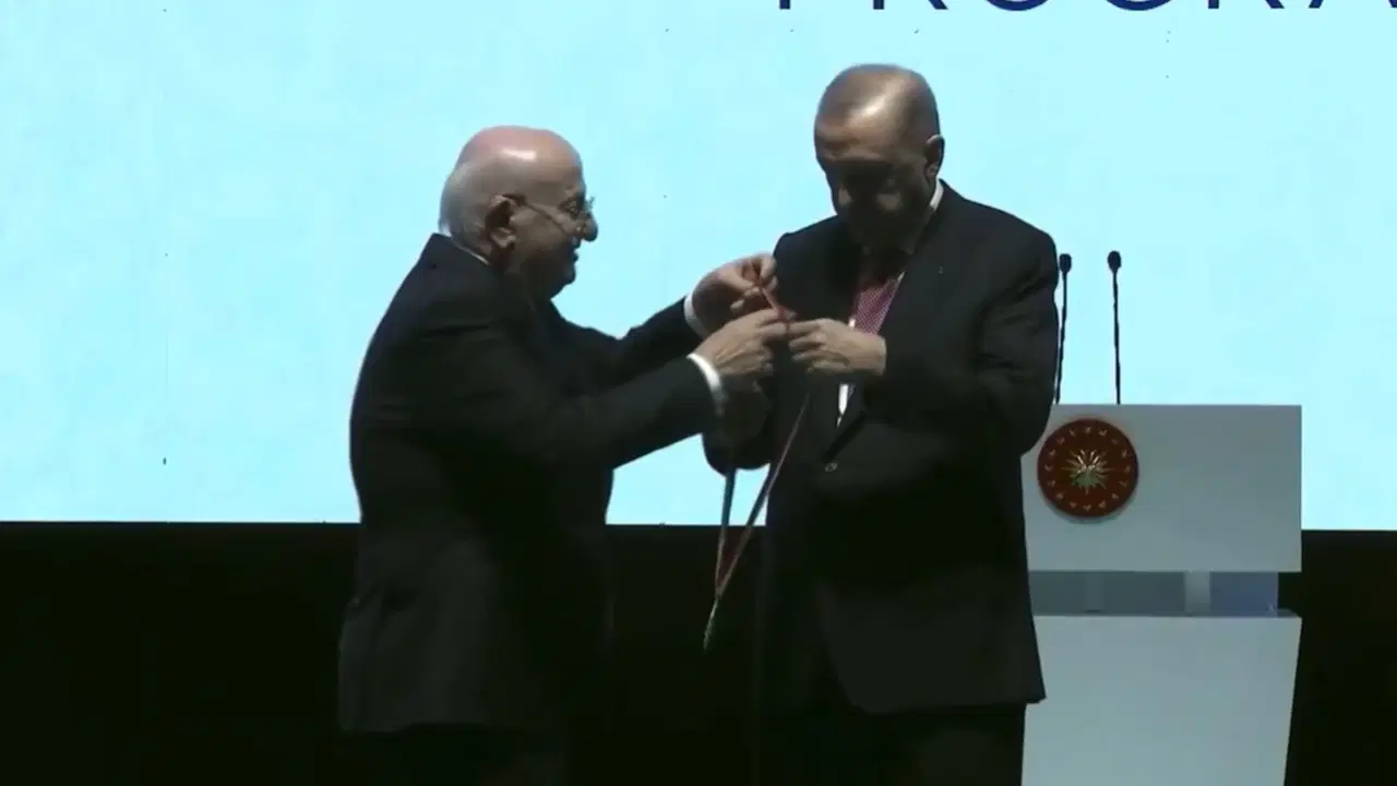 Erdoğan’dan Sert Mesajlar ve 100 Yılın Ödülü