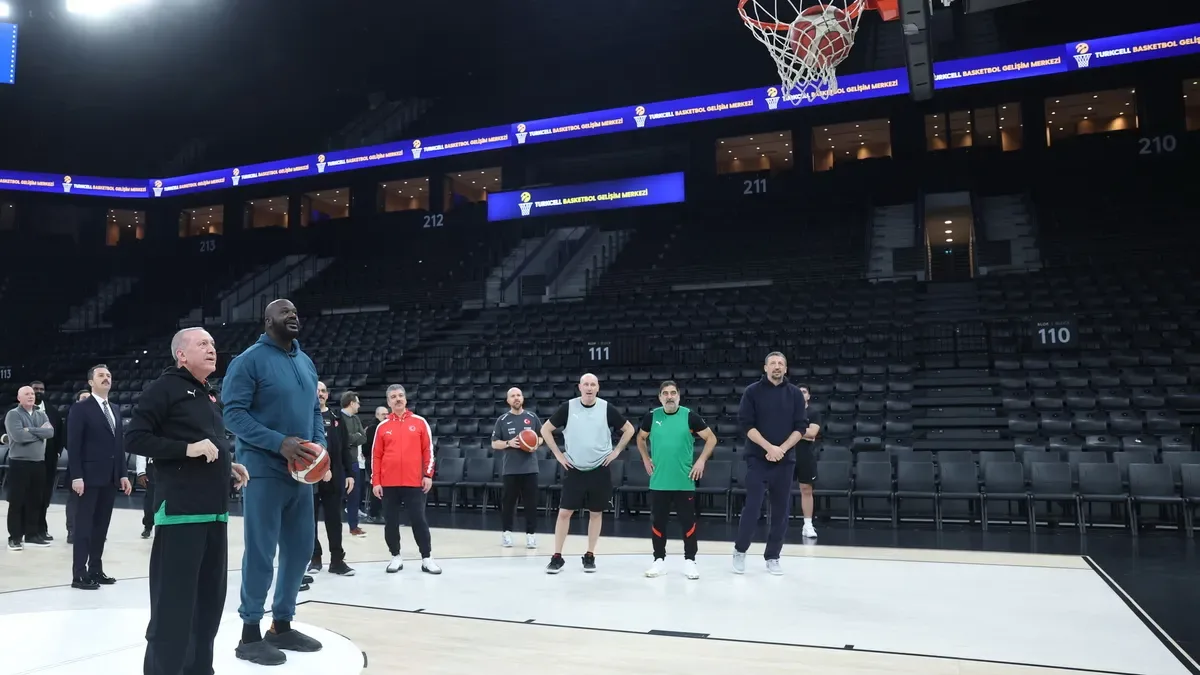 Erdoğan’dan Shaquille O’Neal ile Basketbol Gösterisi!