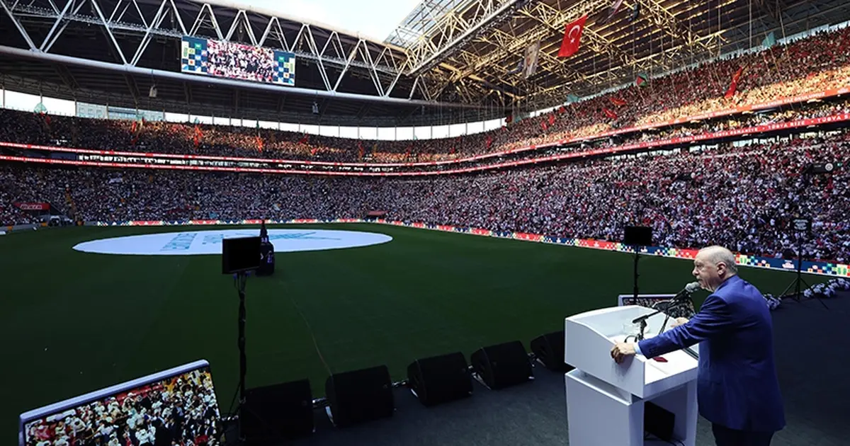 Erdoğan: Gelecek Gençlerin Elinde!