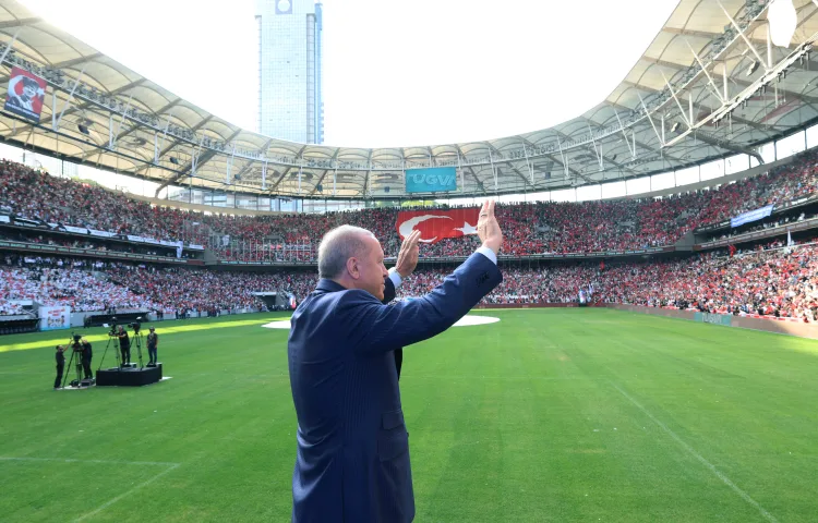 Erdoğan: Gençler, Filistin’e Destek Olmalı