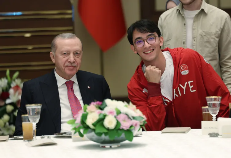 Erdoğan: Gençler Türkiye’nin Geleceği!