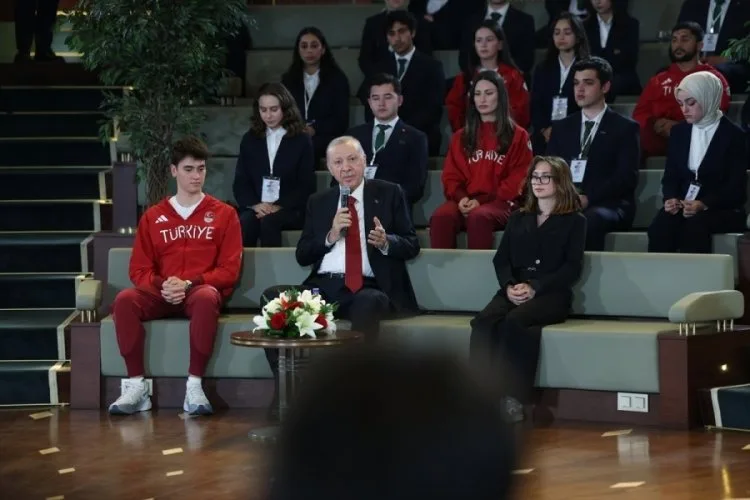 Erdoğan Gençlerle Bayramda Bir Araya Geldi