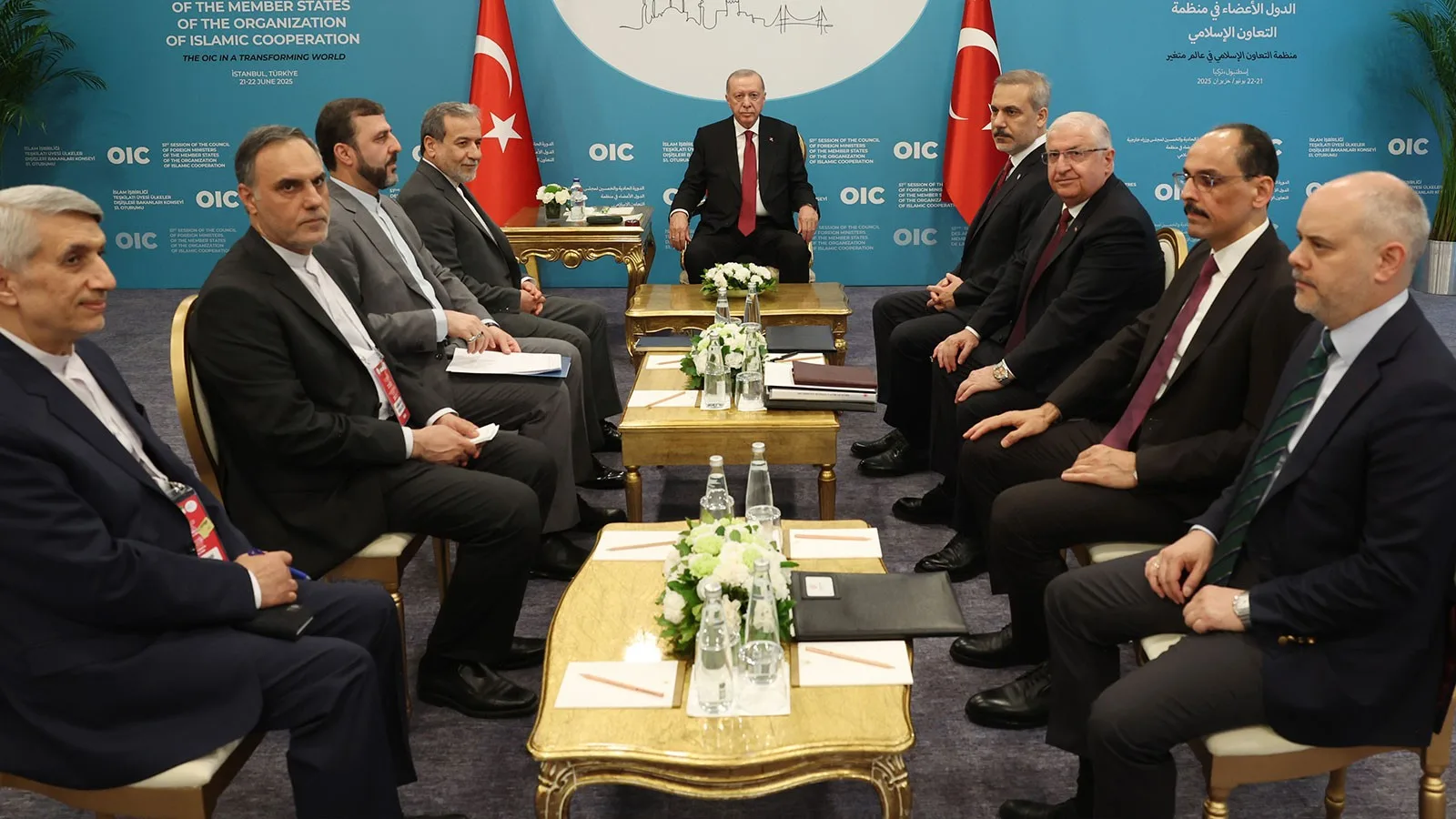 Erdoğan ile Arakçi’den bölgesel barış mesajı