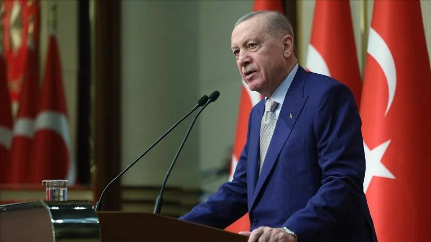 Erdoğan: Kibirli parmak sallayanlara yanıt!
