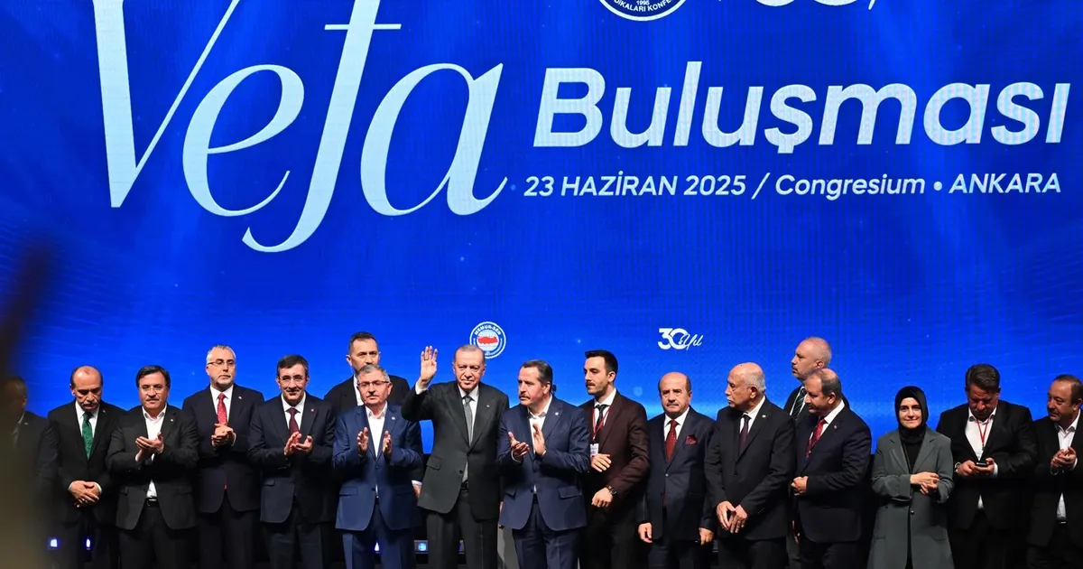 Erdoğan, Memur-Sen’e Övgüde Bulundu!
