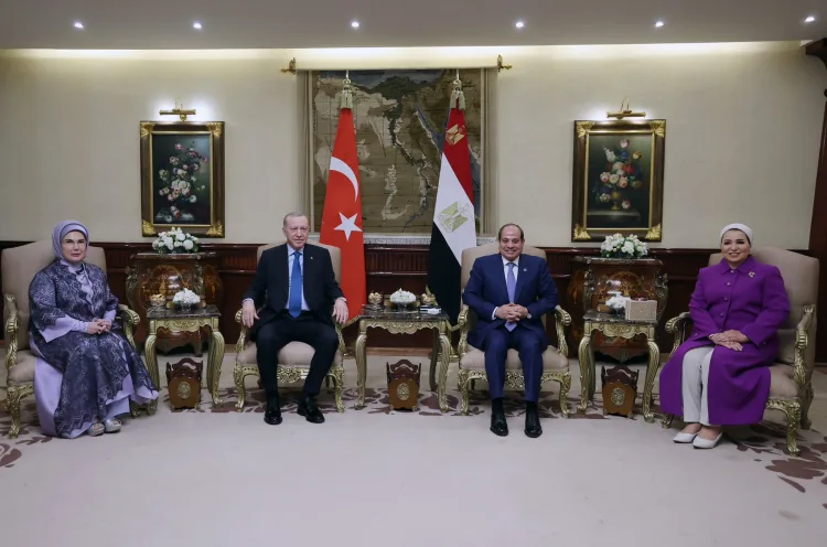 Erdoğan, Mısır’da Sisi ile Tarihi Temaslar Yapıyor
