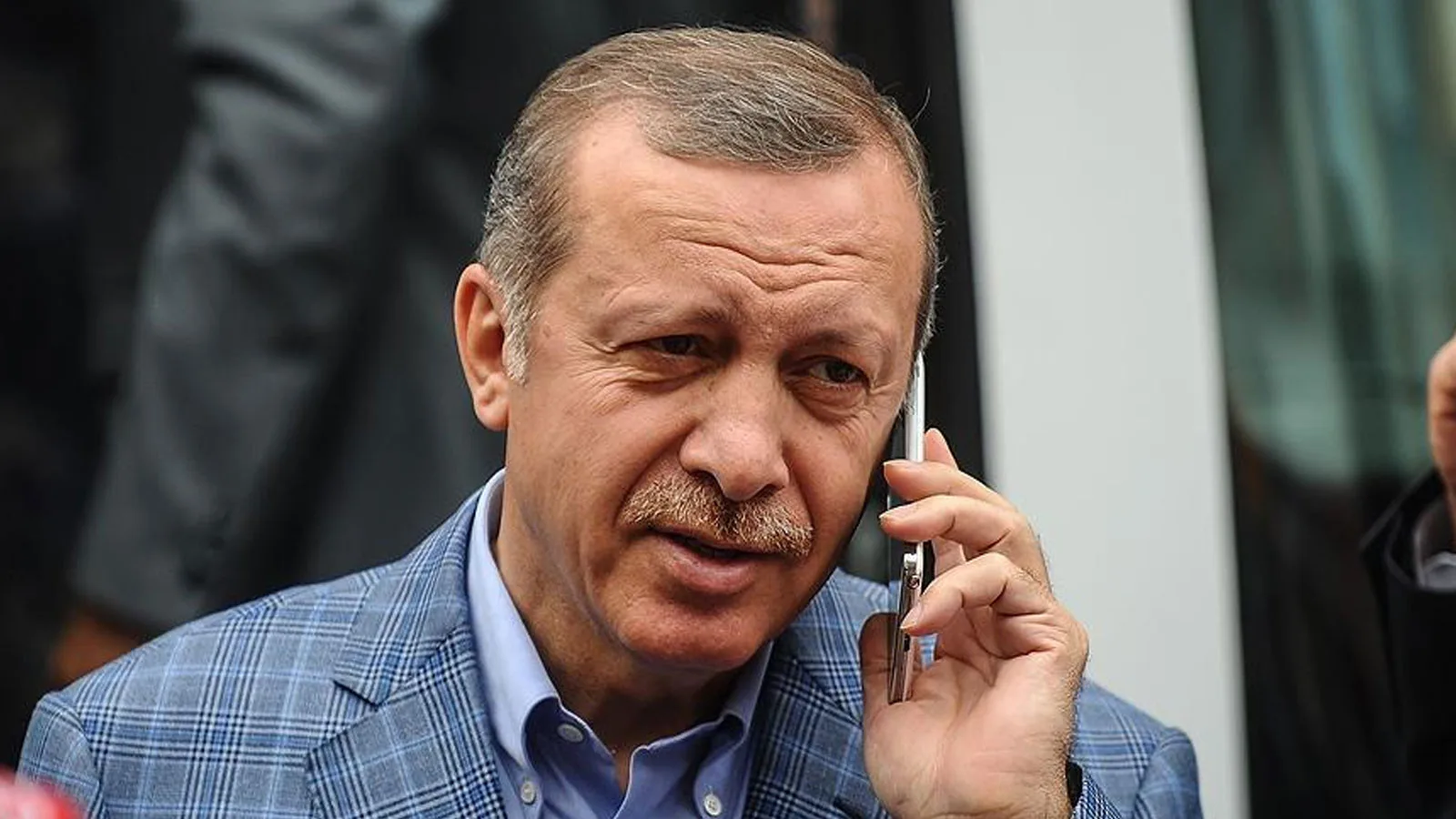 Erdoğan, Pakistan Başbakanı ile görüşerek destek sundu