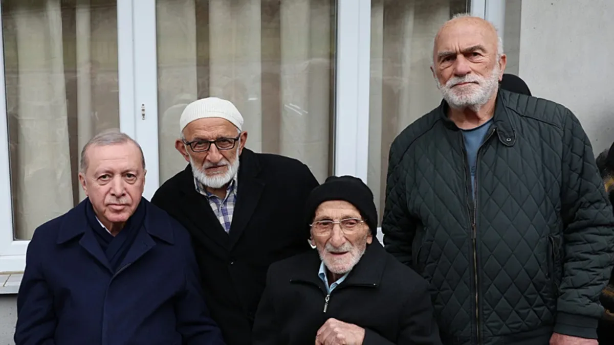 Erdoğan, Rize’de Komşularıyla Bayramlaştı