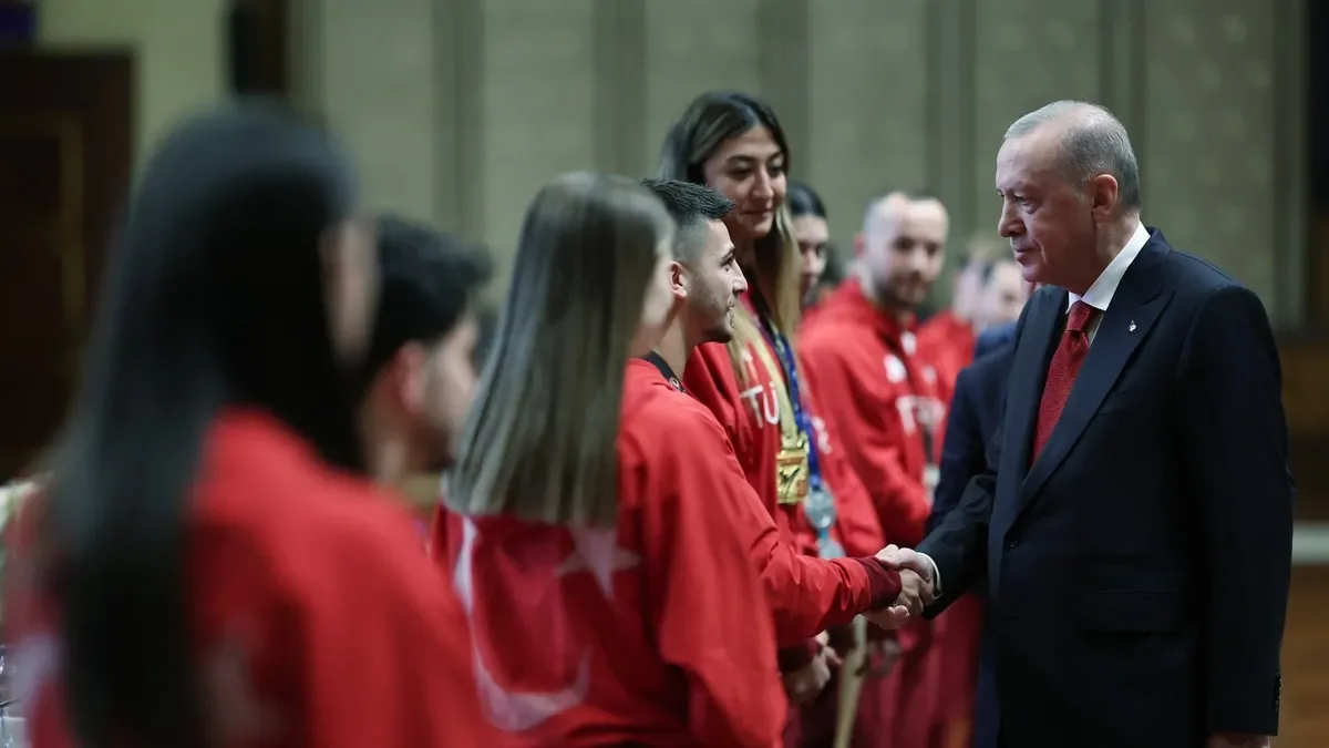 Erdoğan, Şampiyon Sporcuları Ağırladı