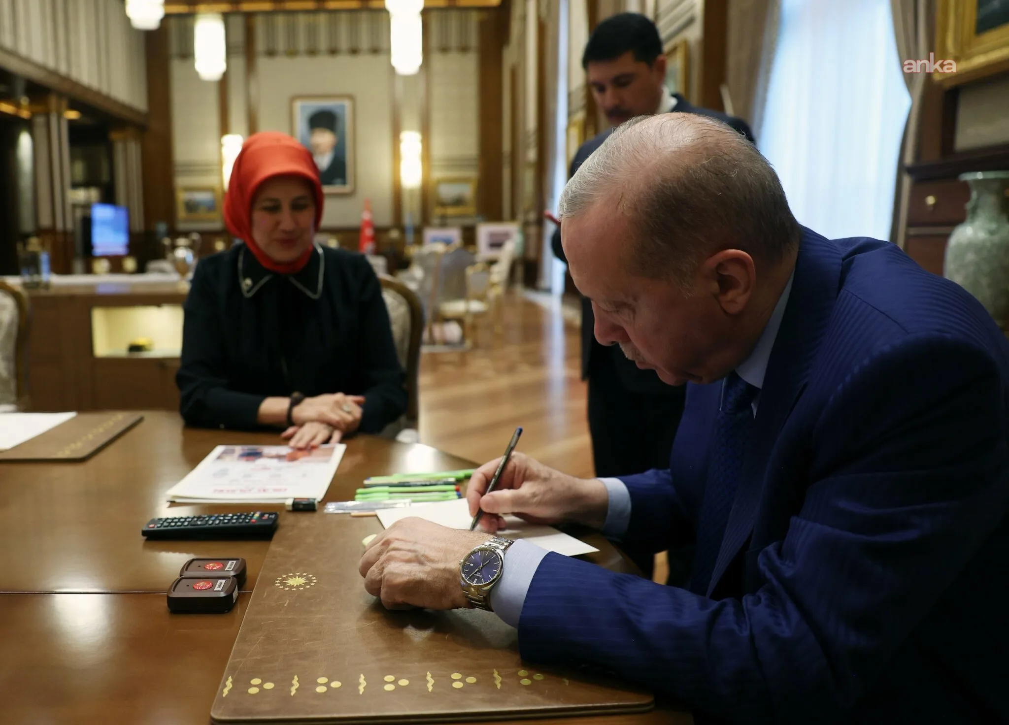 Erdoğan, Türk Kızılay’a Kurban Bağışı Yaptı