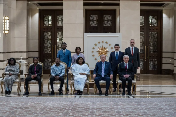 Cumhurbaşkanı Erdoğan, büyükelçilerle ayrı ayrı görüştü