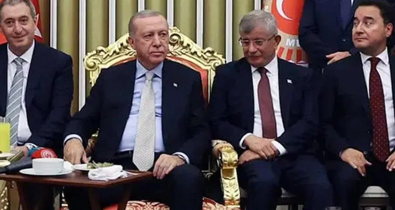 Erdoğan ve Davutoğlu’ndan Normalleşme Mesajı!