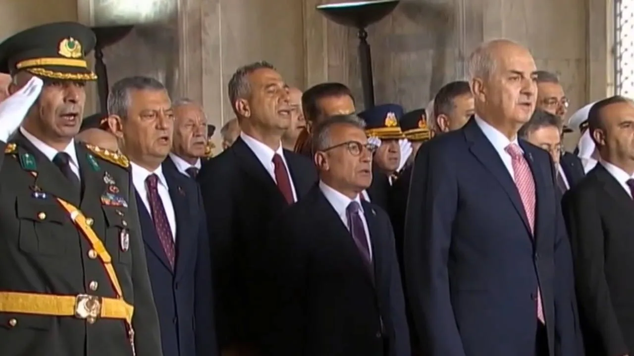 Erdoğan ve Devlet Erkanı Anıtkabir’de Buluştu