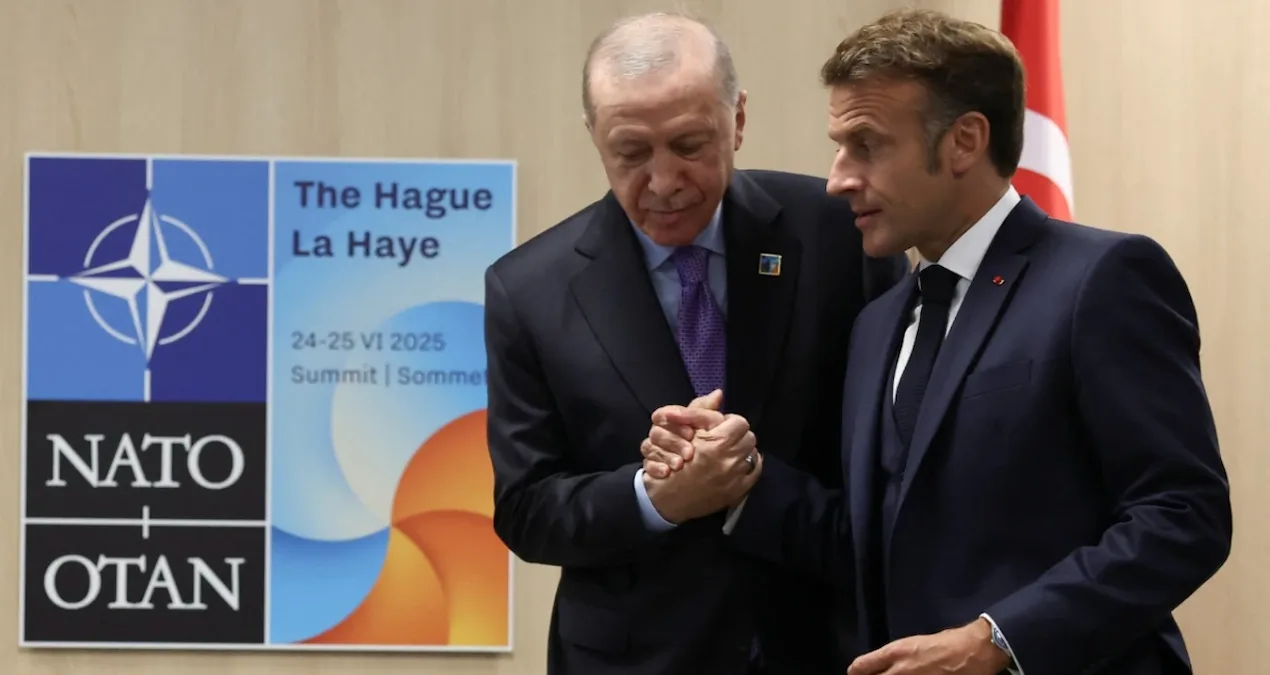 Erdoğan ve Macron’un Eğlenceli Zirve Anısı