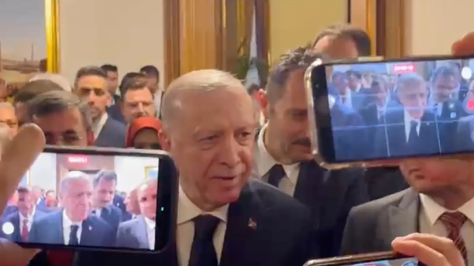 Erdoğan ve Özel’den Görüşme Mesajı: Düşman Hukuku